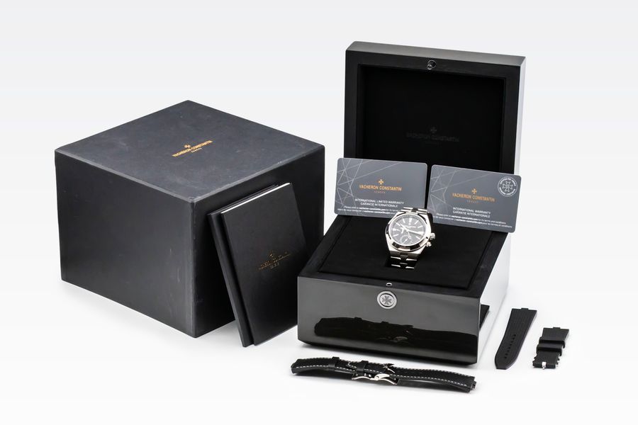 Vacheron Constantin Overseas 7900V/110A-B546